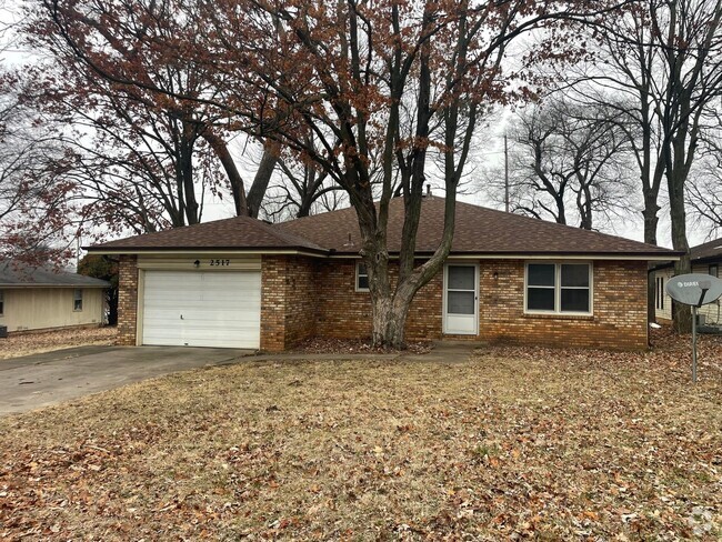 Building Photo - Adorable 2 Bedroom in Southwest Springfield Rental