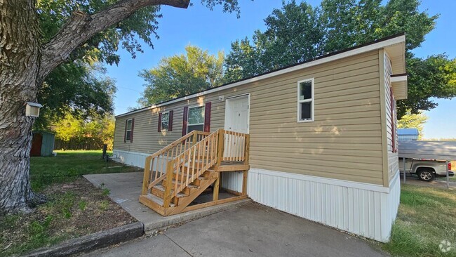 Building Photo - 2224 E Lockwood St Rental