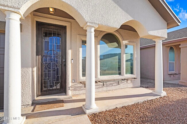 Photo - 3768 Loma Adriana