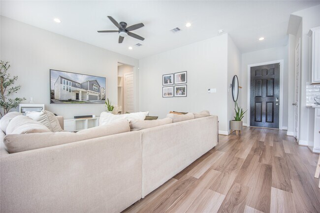 Photo - 9907 Prairie Silo Ln