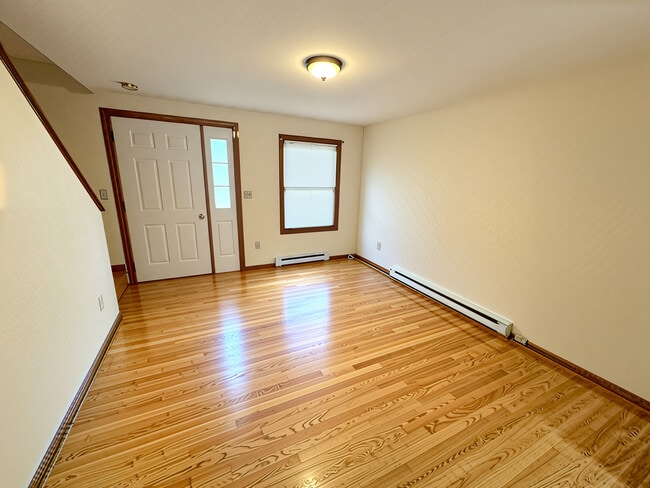 Photo - 10 Waverly Pl