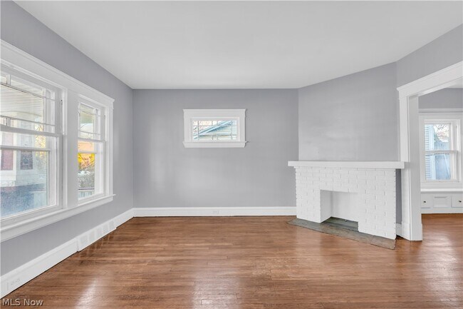 Photo - 1239 W 115th St Unidad 1/DN