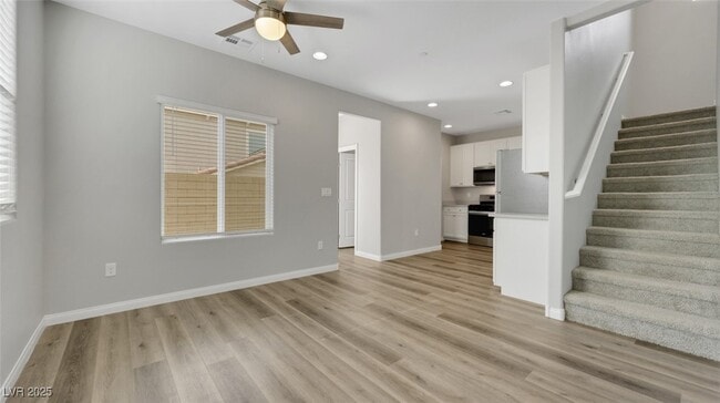 Photo - 404 Grand Toccata St