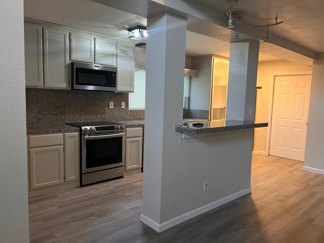 Building Photo - 1403 E Monte Vista Ave Rental