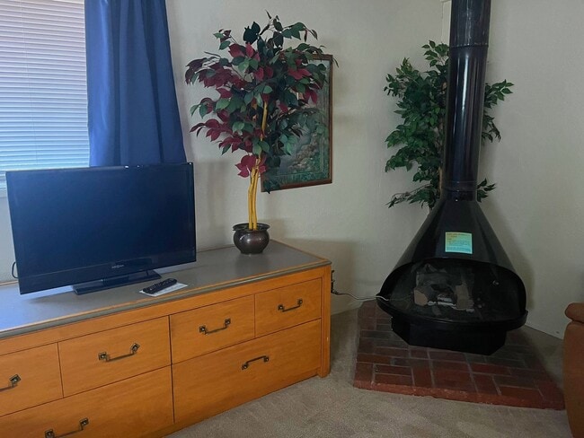 Photo - ROSE TREE INN - UPTOWN SEDONA- FURNISHED STUDIO - CABLE TV, WIFI, UTILITIES INCLUDED!