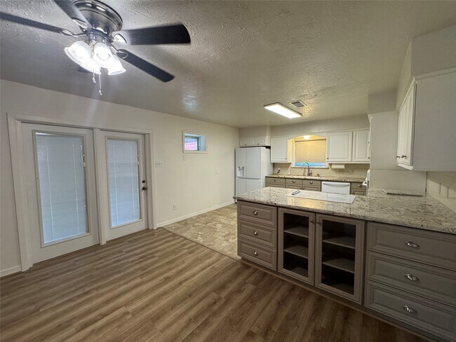 Photo - 2611 Prairie Ave