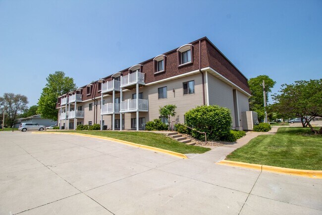 Photo - 4518 Hutchison