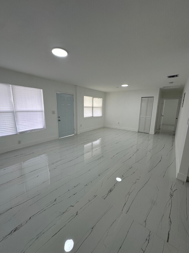 1120 NW 128th St