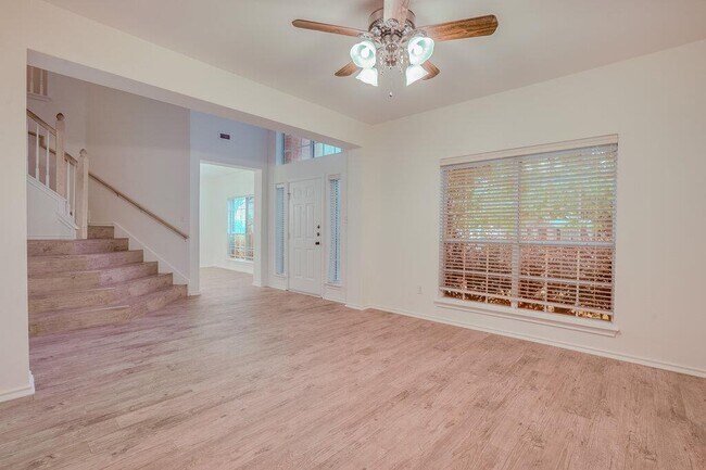 Photo - 1102 Black Locust Drive West