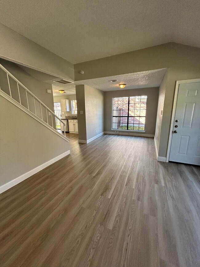 Photo - Come and see this well-kept beautiful home today!