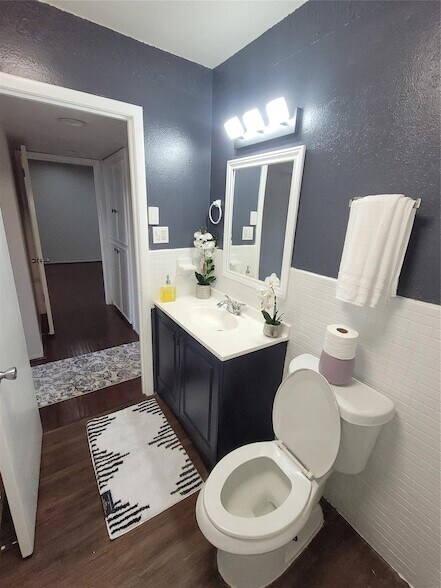 Photo - 7213 Beechnut St