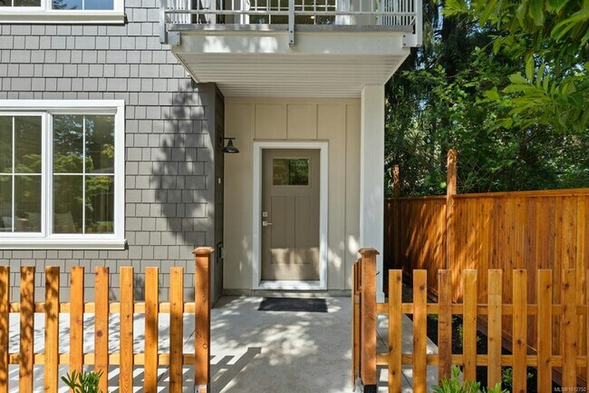 Photo - 2770 Vantilburg Crescent