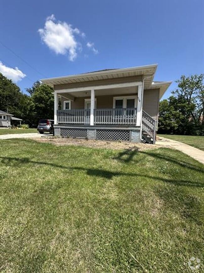 Building Photo - 704 N Lincoln Ave Rental