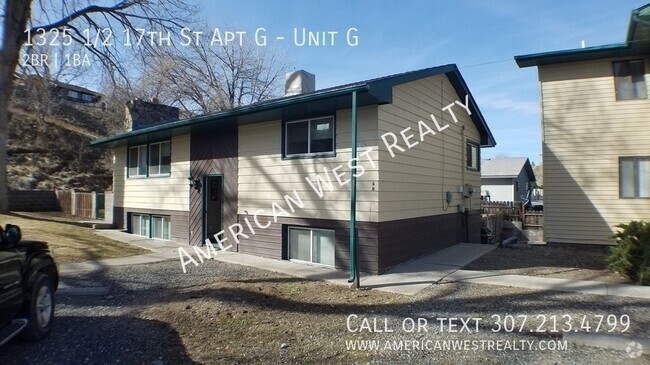 Building Photo - 2 Bed 1 Bath downstairs duplex Unit G Rental