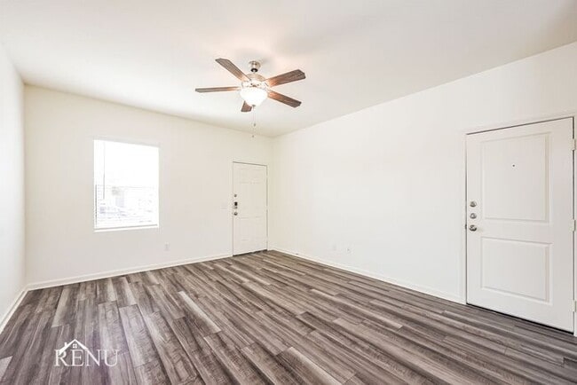 Photo - 5242 Dawn Break