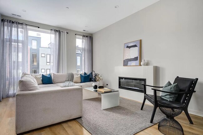 Photo - 4177 W Belmont Ave Unit 2