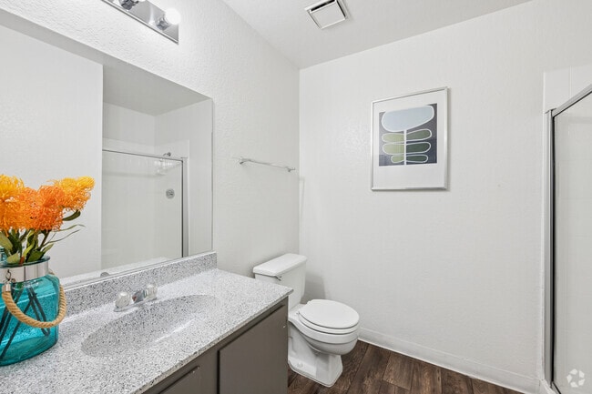 2BR, 2BA - 1,035SF - Second Bathroom