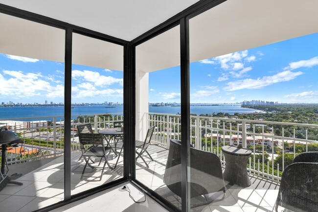 Photo - 1000 NE Quayside Terrace Unit 1804