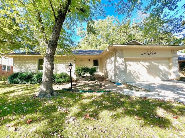 Building Photo - Charming 3-Bed, 2-Bath Home in South Tulsa