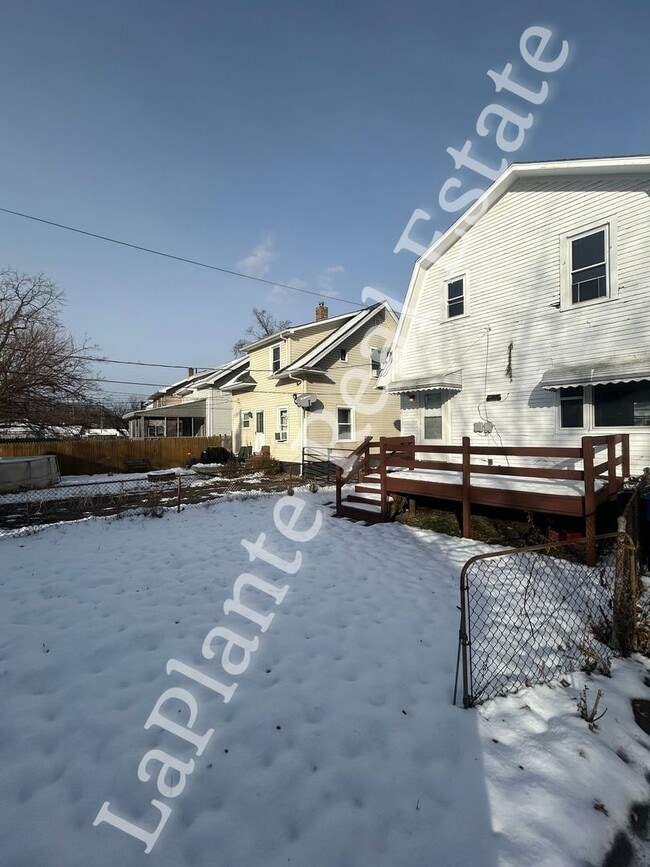 Photo - Comfy 3-Bedroom Home with Classic Charm in Toledo’s Old South End