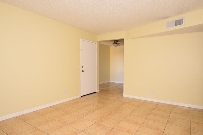 Photo - Lovely 2nd Floor, 1 Bed, 1 Bath Condo At Desert Shores!