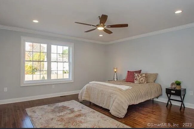 Photo - 777 N Main St