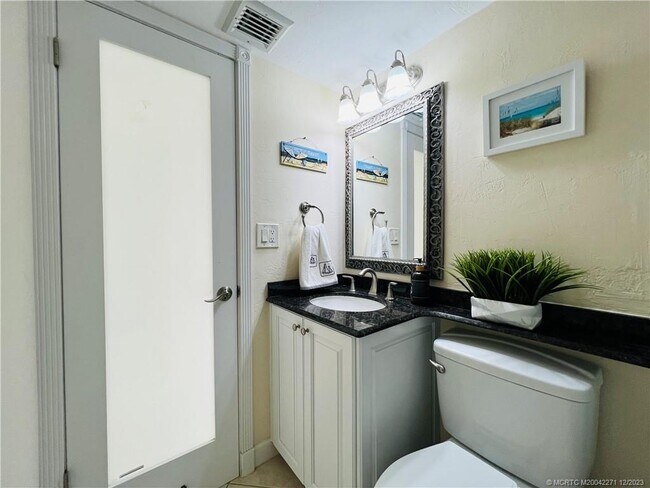 Building Photo - 9900 S Ocean Dr Unit 810