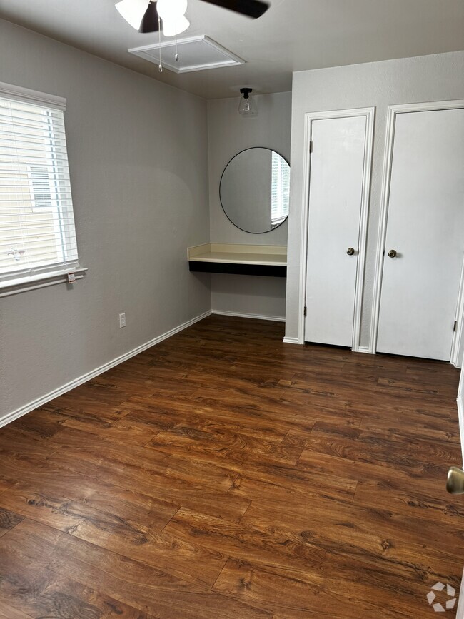 Building Photo - 1640 Post Rd Rental