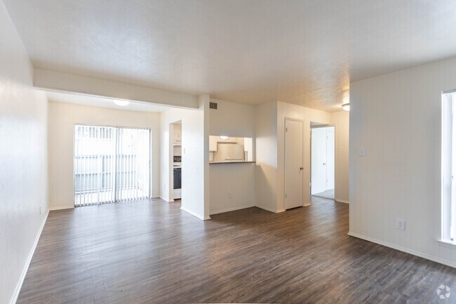 2BR 2BA - 950 SF