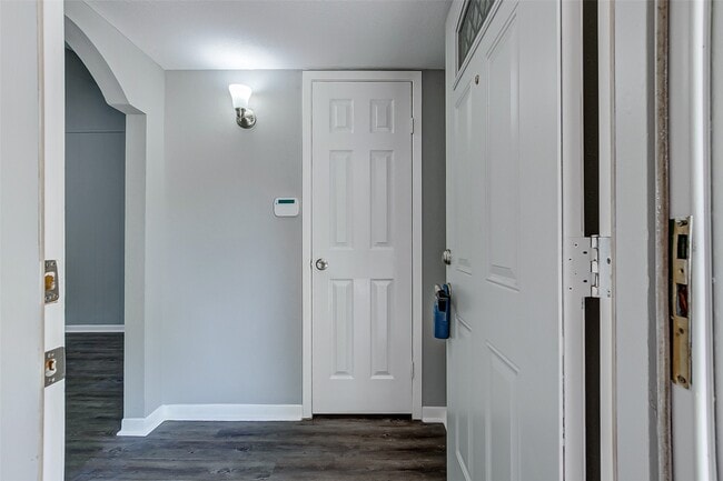 Photo - 2323 Tinechester Dr