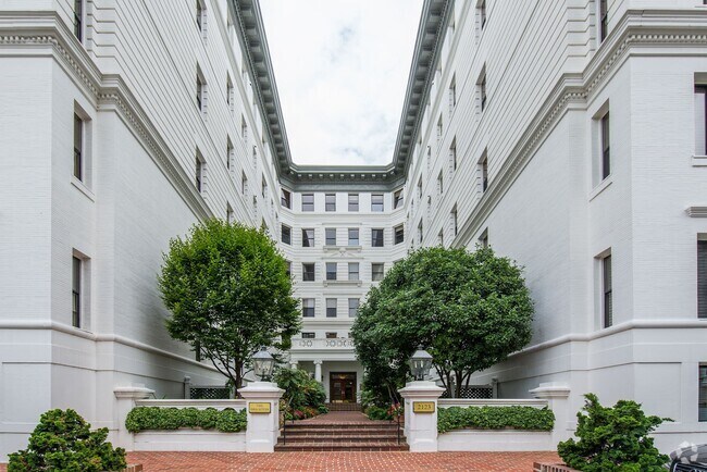 Building Photo - 2123 California St NW Unit E6 Rental