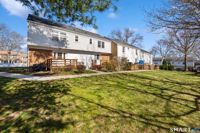 Photo - 245 Sunnyridge Ave