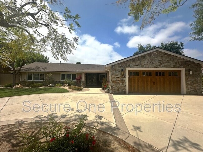 Building Photo - 1695 Berkshire Dr Rental