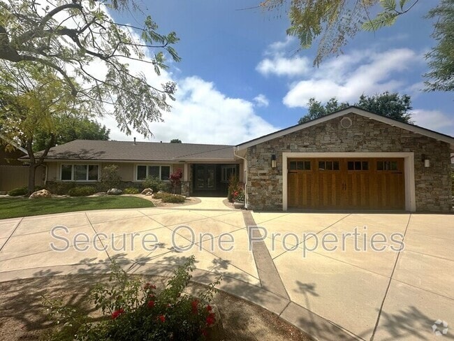 Building Photo - 1695 Berkshire Dr Rental