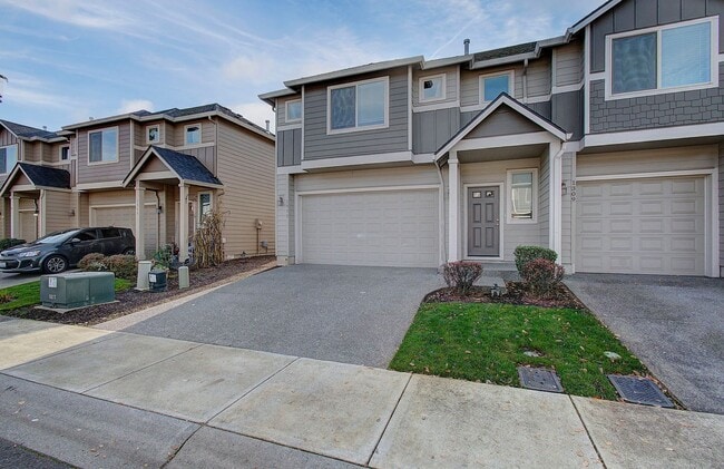 Photo - 3 BR, 2.5 BA Creekwood Townhome - $500 OFF 1st Mo. Rent!