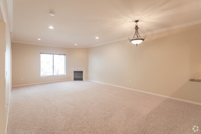 1BR,1BA - 1,009SF - Living - The Montgomery