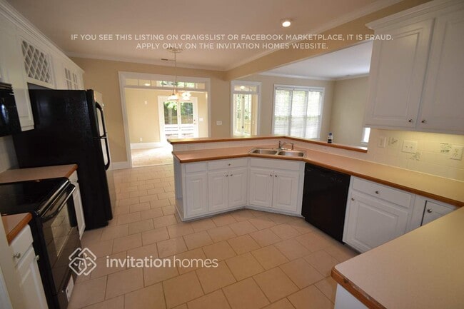 Photo - 844 Biscayne Way NW