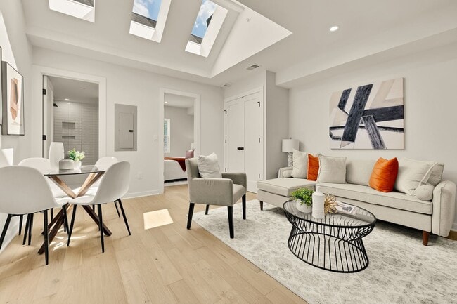 Be the First! Brand-New, Skylit Luxury 2BR... - Be the First! Brand-New, Skylit Luxury 2BR... Unit 5