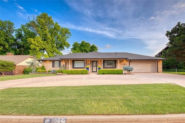 Photo - 1304 Lynnwood Dr