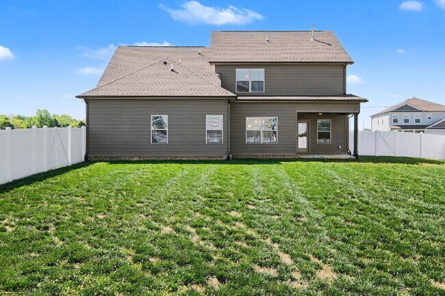 Photo - "Spacious 4-Bedroom Retreat with 3.5 Baths in Charming Mt. Juliet!" Beautiful
Almost 1/2 Acre Lot...