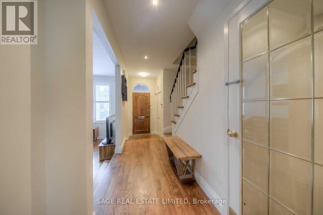 Photo - 230 Balliol St