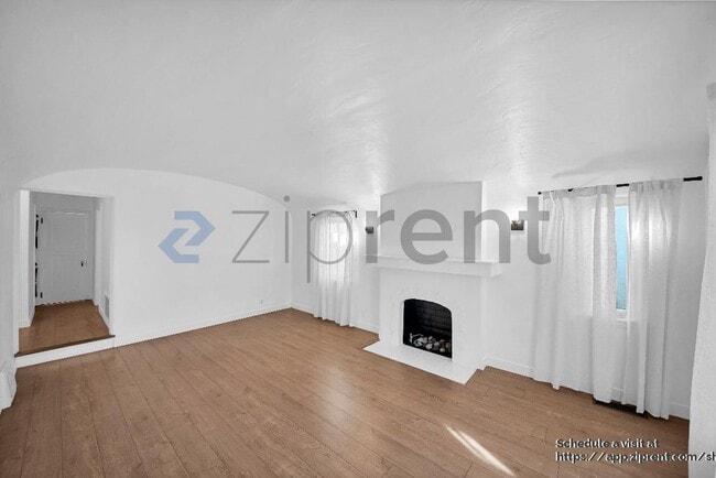 Photo - 5160 San Vicente Blvd