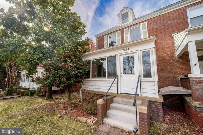 Photo - 2314 Washington Blvd