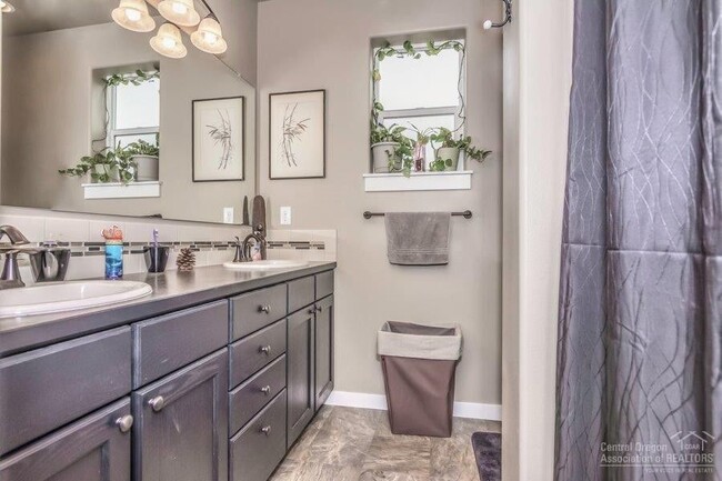 Photo - 4368 SW Umatilla Ave