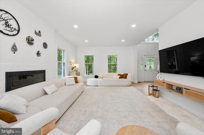 Photo - 8225 Hawkins Creamery Rd