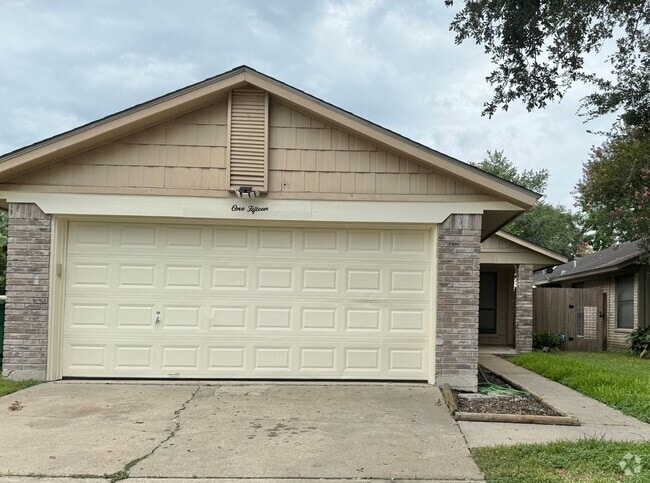 Building Photo - Garden home in Tangerine subdivision