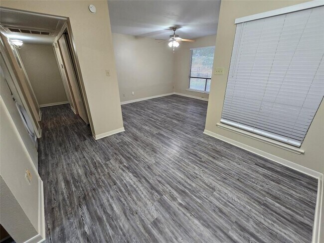 Photo - 1705 Crossing Pl Unit 108A