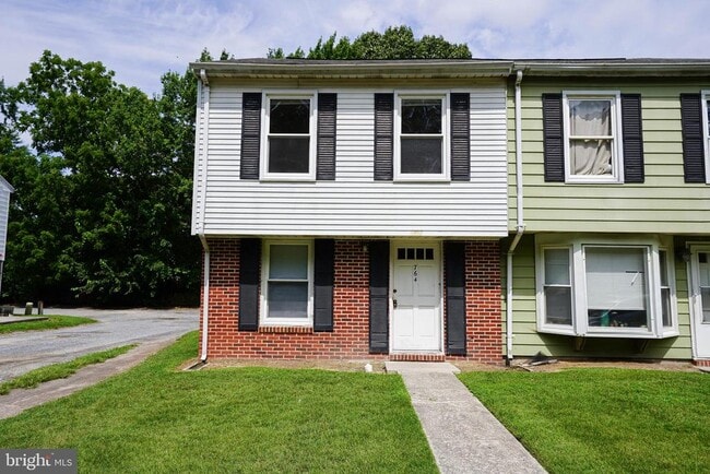 Building Photo - 764 Hemlock St Rental