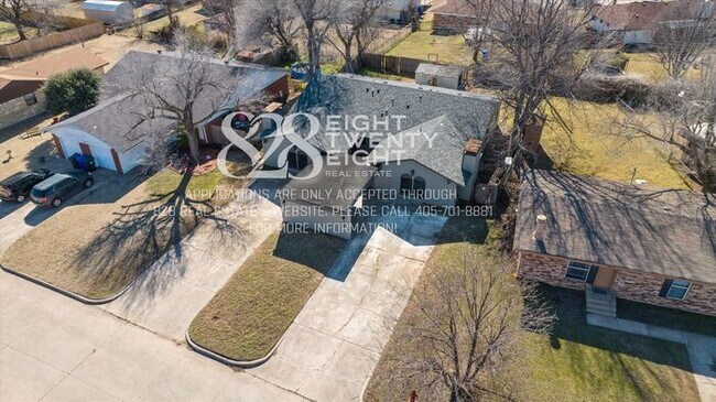 Photo - Beautiful 3 Bed/2 Bath Duplex Less Than 1 Mile from Campus!