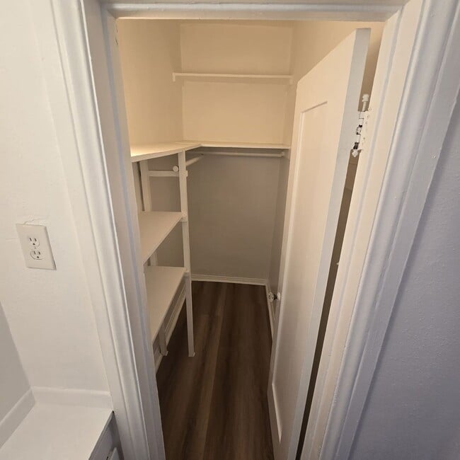 Photo - Normandie Apts.